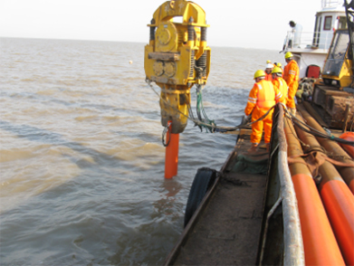 海管懸空固定（dìng）樁安裝