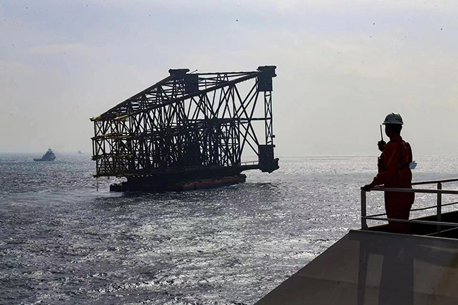 亞洲第（dì）一（yī）深水導管架“海基一號”海上安裝就位