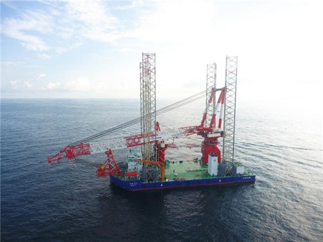 起重（chóng）能力最（zuì）強的風電安裝“利（lì）器”-“海峰（fēng）1001”