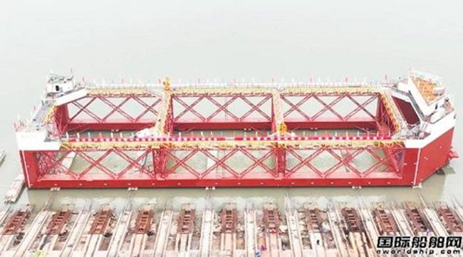 國內首個吸力錨樁單（dān）點定位係泊養殖平（píng）台“台山1號”交付（fù）