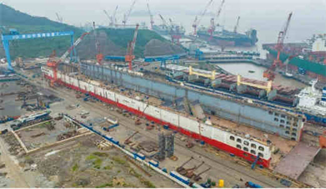 舟山中遠海運重工75000噸（dūn）舉力浮船塢順利實現大合攏節點（diǎn）