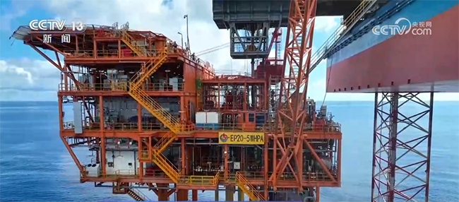 我國最（zuì）大海上智（zhì）能油田群日（rì）產量創新高