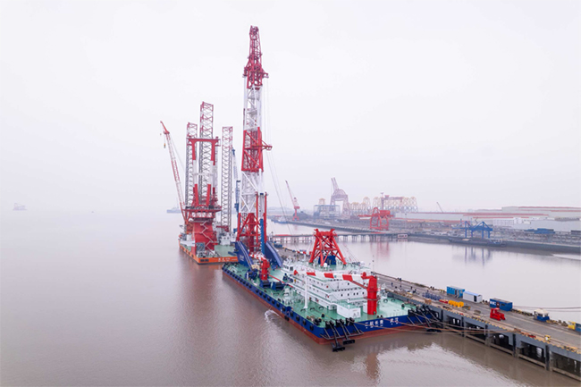 全球最大打樁船“二航長青（qīng）”號順利交付（fù）