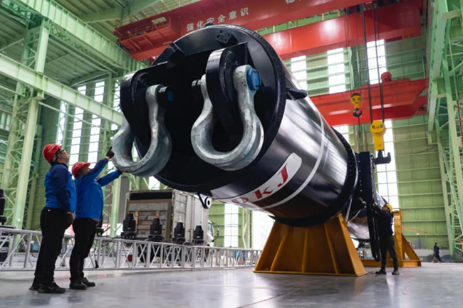 重大突破！全球最大單作用（yòng）液（yè）壓打樁錘下線