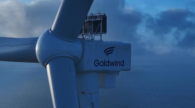金風科技16MW漂浮式風電機組成功吊裝