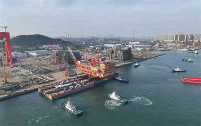 北部灣海域最大海（hǎi）洋油氣平台完工起運