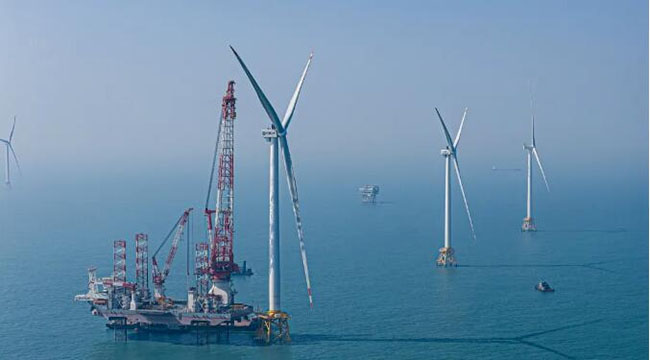 全球首台20兆瓦海上（shàng）風電機組完成吊（diào）裝