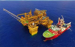 “深海（hǎi）一號”能源站主臍（qí）帶纜鋪設完成