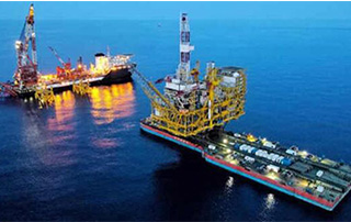 我（wǒ）國自主設計建造最大海上原油生產平（píng）台安裝完成
