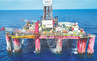 我國首套國產化深水水下（xià）采油樹完成海底（dǐ）安裝