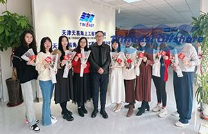 柔肩擔重任，巾幗（guó）綻芳華——3.8女神節（jiē）快樂