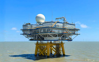 我國首（shǒu）個搭載氣象雷（léi）達的海上升壓站安裝完成