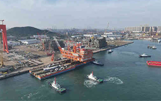 北部灣海域最大海洋油氣平台（tái）完（wán）工起（qǐ）運