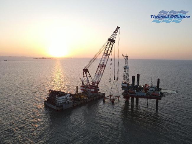 冀東油田（新建導管架和海上簡易生產平台（tái）的安（ān）裝）項目進展順利