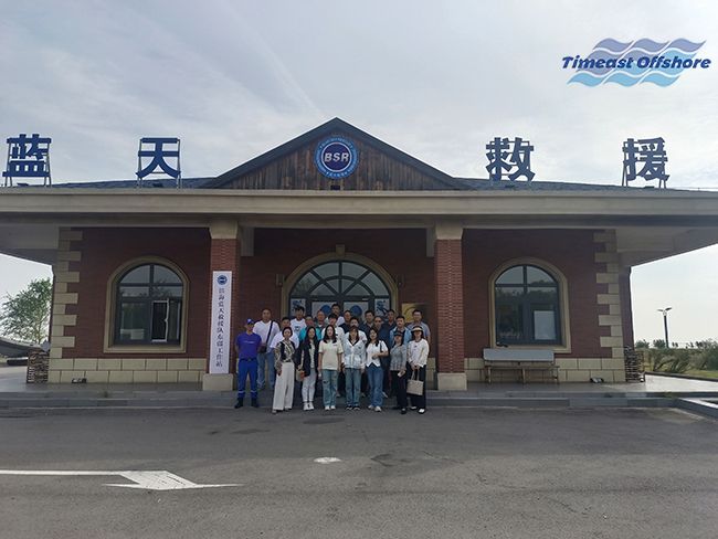 天（tiān）易海工攜手濱海藍天救援隊（duì）開展CPR心肺（fèi）複蘇和基礎（chǔ）繩結實地（dì）培（péi）訓活（huó）動