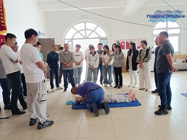 星空无限传媒官网海工攜手濱海藍天救援隊開展CPR心肺複蘇和基礎繩結（jié）實地培（péi）訓活動