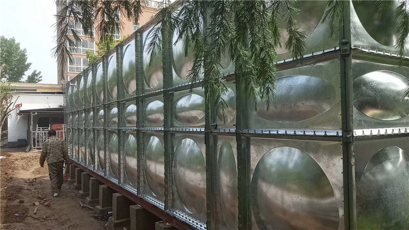 河南鍍鋅（xīn）板水箱熱鍍鋅（xīn）水（shuǐ）箱配板標（biāo）準